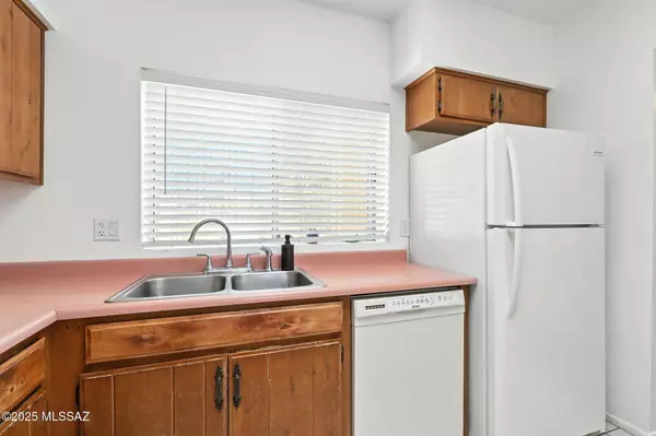 2450 W Tucana Street, Tucson, AZ 85745