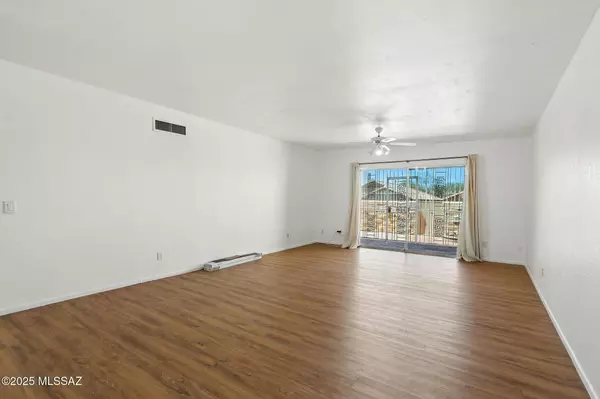 2450 W Tucana Street, Tucson, AZ 85745