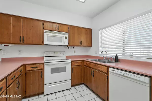 2450 W Tucana Street, Tucson, AZ 85745