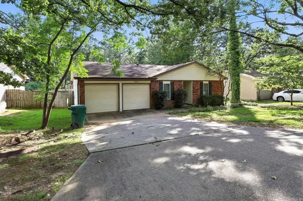 12621 Valleywood Drive, Little Rock, AR 72211