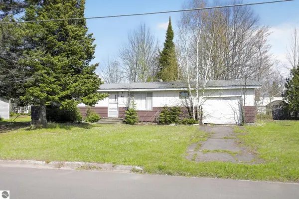 47 Hemlock Street, White Pine, MI 49971