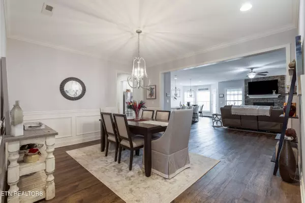 2043 Wooded Mountain LN, Knoxville, TN 37922