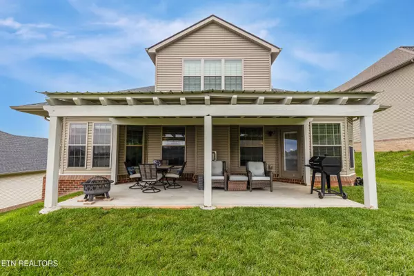 2043 Wooded Mountain LN, Knoxville, TN 37922