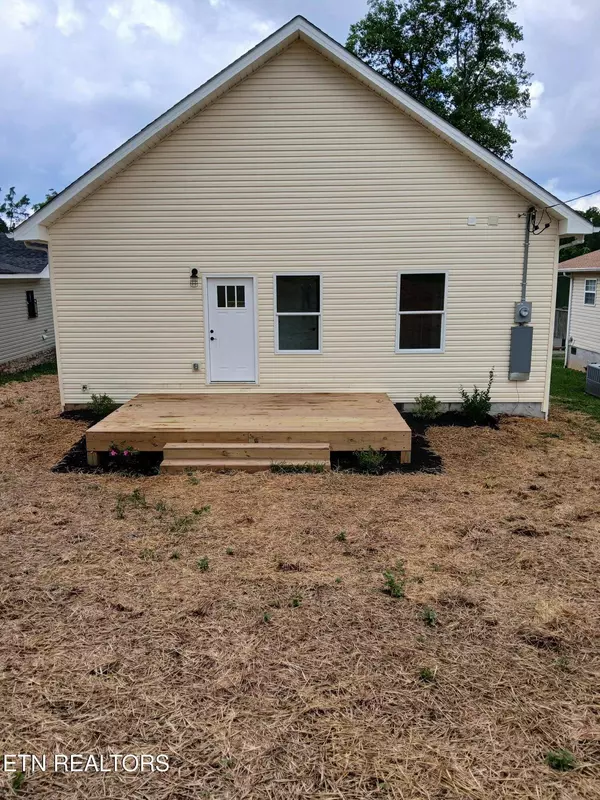 842 Vermont Ave, Knoxville, TN 37921