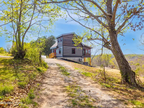 1160 Oak Grove Rd, Harrogate, TN 37752