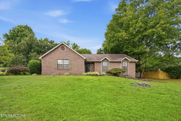 935 Sugarwood DR, Maryville, TN 37803