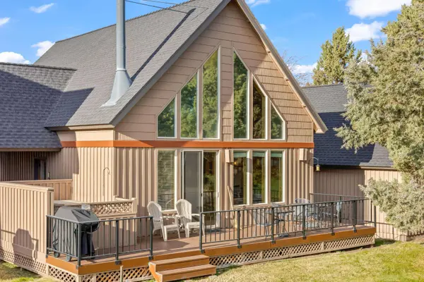 1885 Cinnamon Teal DR, Redmond, OR 97756