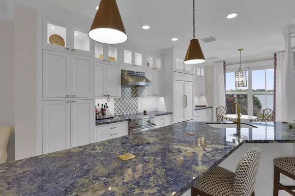 133 Las Brisas CIR, Hypoluxo, FL 33462