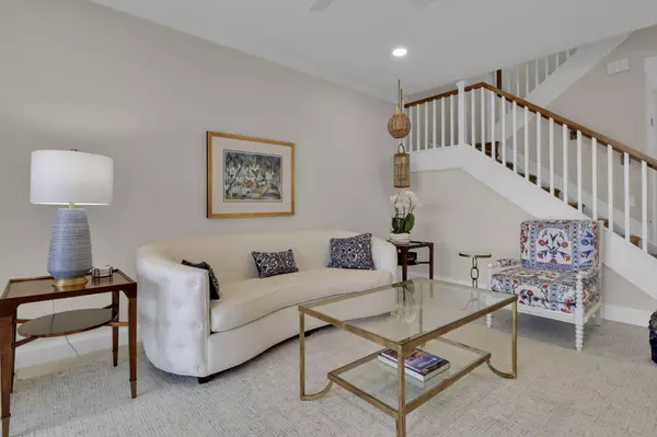 133 Las Brisas CIR, Hypoluxo, FL 33462