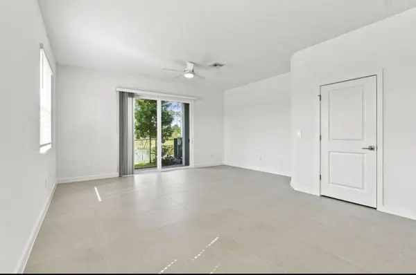 151 LAKESIDE LANDING, Royal Palm Beach, FL 33411