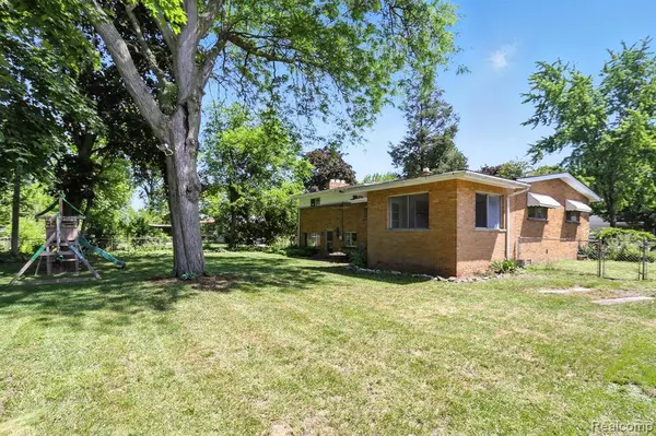 44511 Sterritt Street, Utica, MI 48317