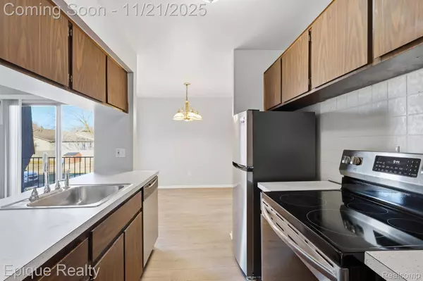 21661 Hillside DR #1D, Clinton Township, MI 48035