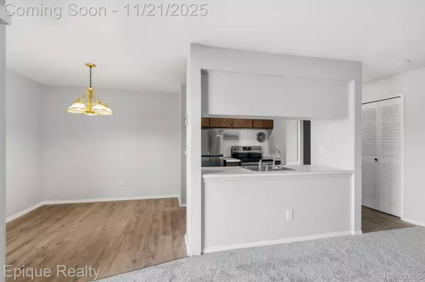 21661 Hillside DR #1D, Clinton Township, MI 48035