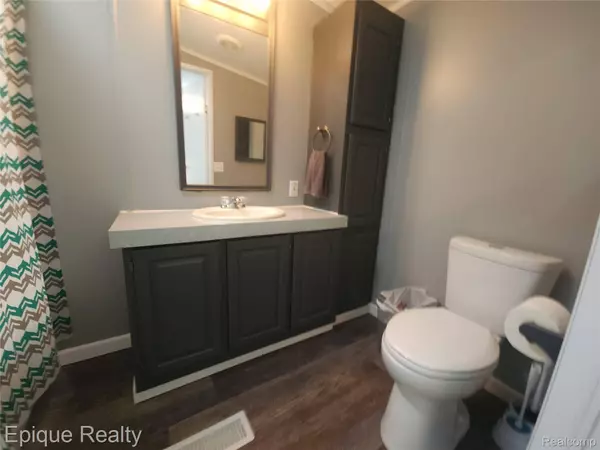 6364 Lee Dr DR, Caseville, MI 48725