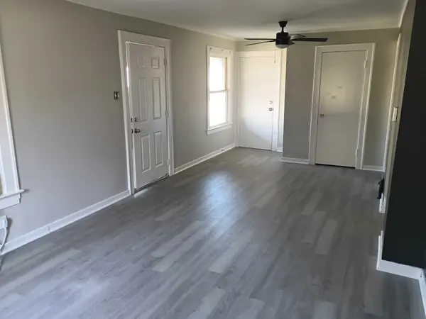 949 Boston Ave, Waterford, MI 48328-3786