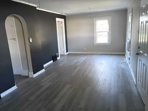 949 Boston Ave, Waterford, MI 48328-3786