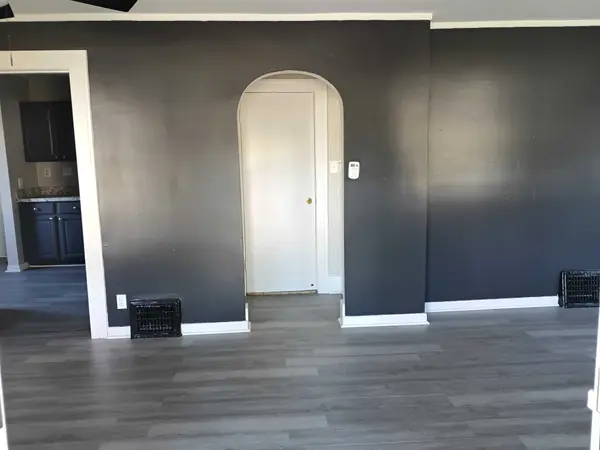 949 Boston Ave, Waterford, MI 48328-3786