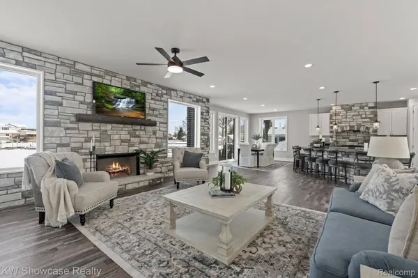 9090 Buckingham ST, White Lake Charter Township, MI 48386