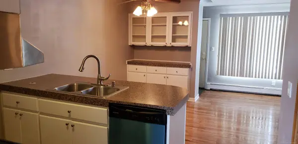 995 N Cass Lake RD, Waterford, MI 48328