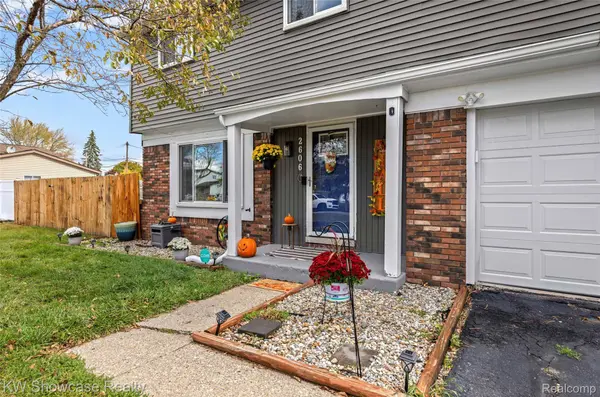 2606 Caterham DR, Waterford, MI 48329