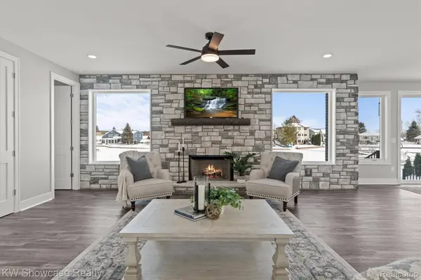 9090 Buckingham ST, White Lake Charter Township, MI 48386