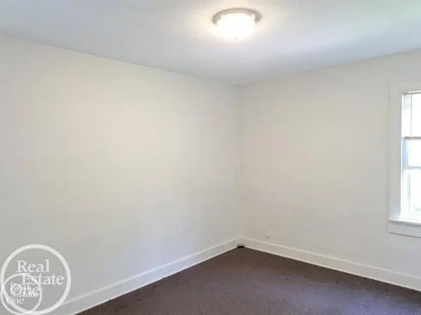 38 Spokane DR, Pontiac, MI 48341