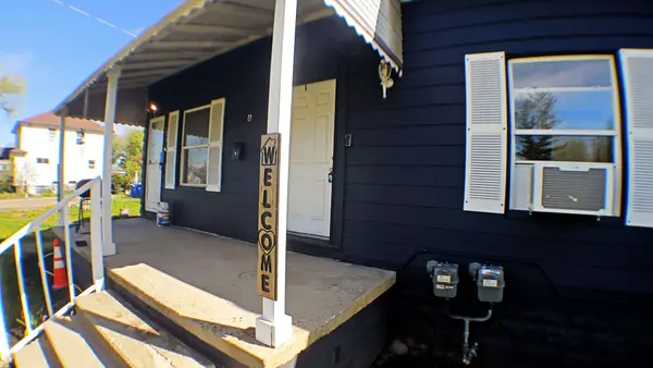 949 Boston Ave #A, Waterford, MI 48328-3786