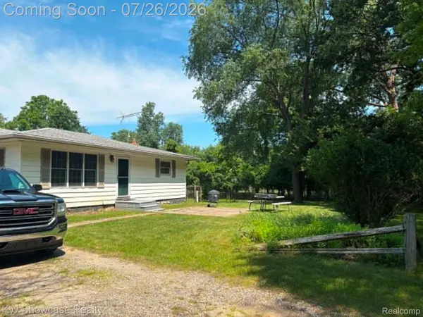 8835 Long LN, Independence Charter Township, MI 48348