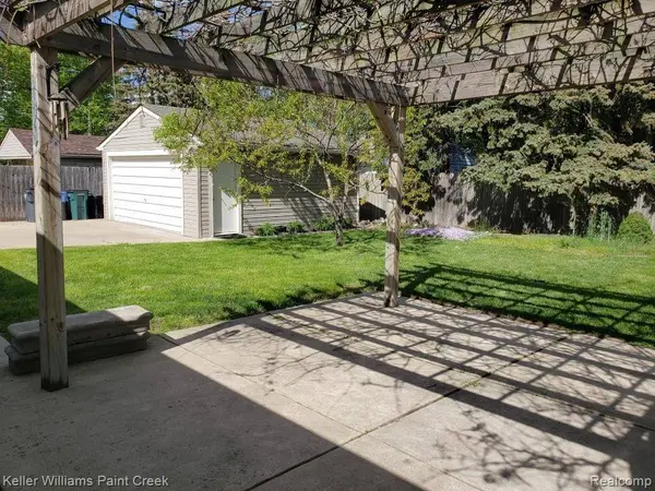 3136 KILMER DR, Troy, MI 48083
