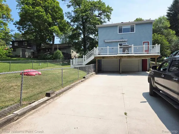1125 S Long Lake BLVD, Orion Charter Township, MI 48362
