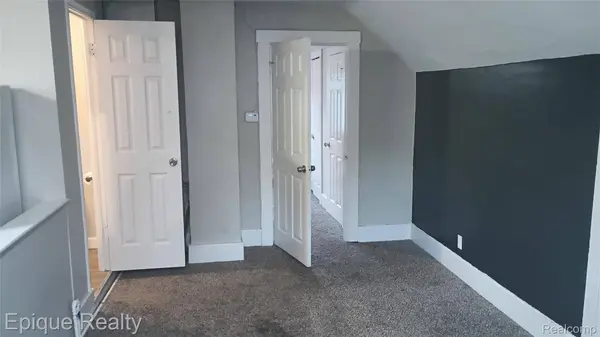 949 Boston, Waterford Charter Township, MI 48328