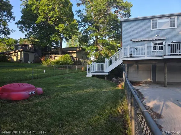 1125 S Long Lake BLVD, Orion Charter Township, MI 48362
