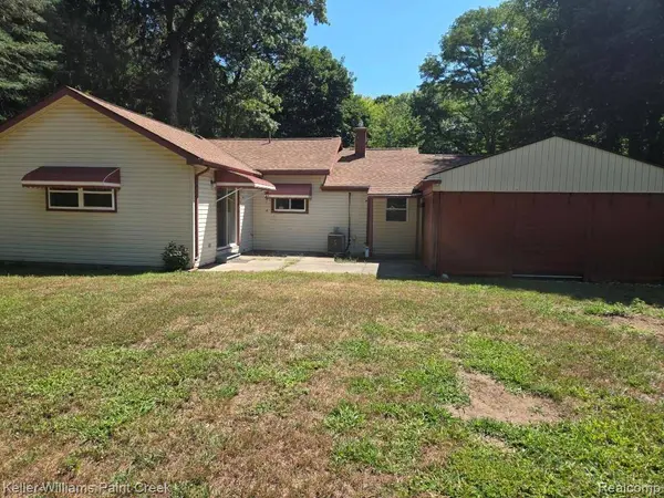 1460 Gravel Ridge DR, Rochester Hills, MI 48307