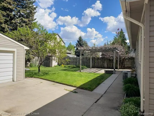 3136 KILMER DR, Troy, MI 48083