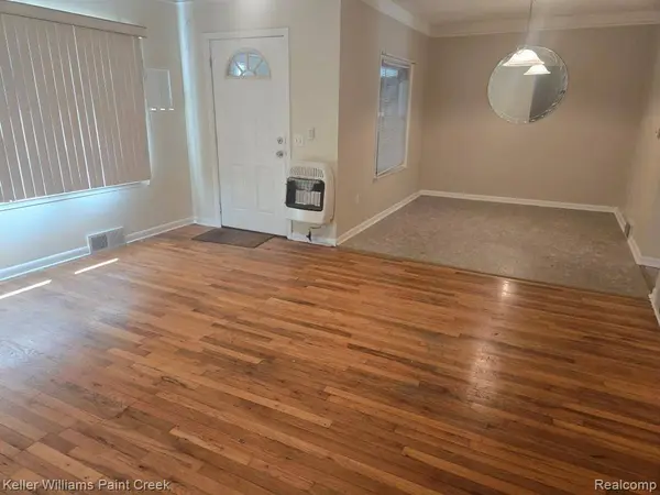 1460 Gravel Ridge DR, Rochester Hills, MI 48307