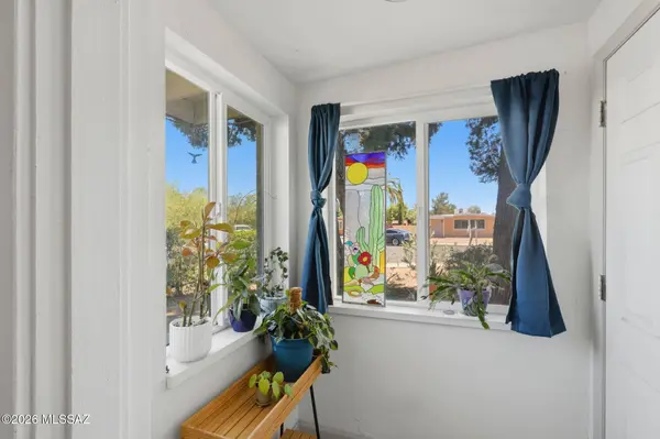 4927 E Adams St, Tucson, AZ 85712