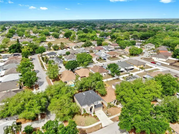 934 GRAND CANYON DR, Valrico, FL 33594