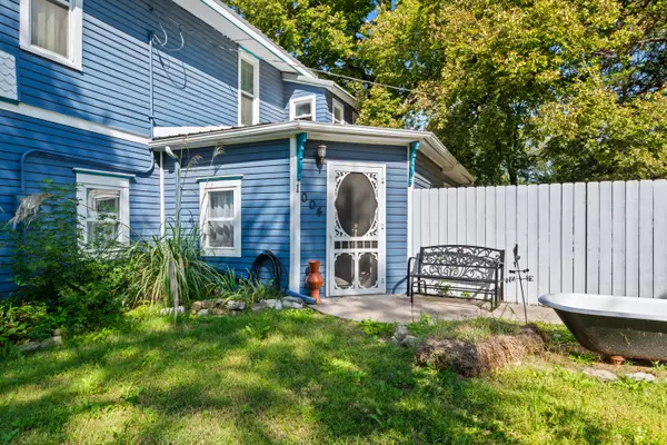 1004 E Lawrence St, Marion, KS 66861-1223