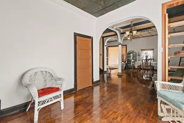 1004 E Lawrence St, Marion, KS 66861