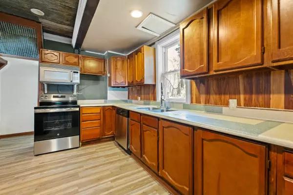 1004 E Lawrence St, Marion, KS 66861-1223