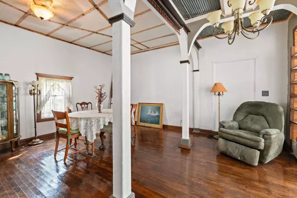 1004 E Lawrence St, Marion, KS 66861