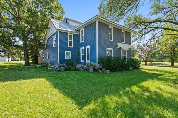 1004 E Lawrence St, Marion, KS 66861