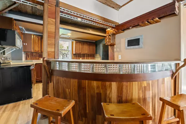 1004 E Lawrence St, Marion, KS 66861-1223