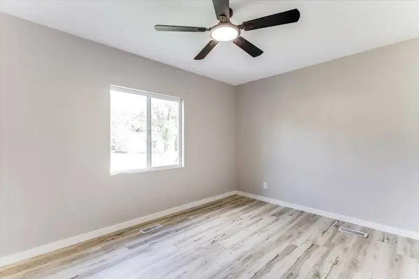 1727 N NE Parkway, Wichita, KS 67208