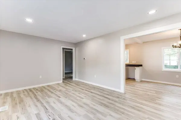 1727 N NE Parkway, Wichita, KS 67208