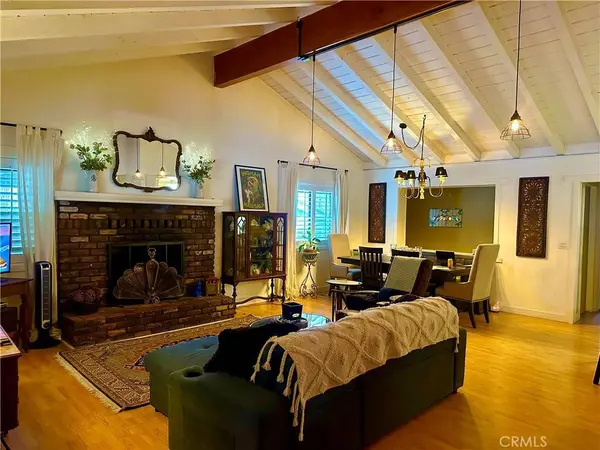 5726 Lodgepole DR, Wrightwood, CA 92397