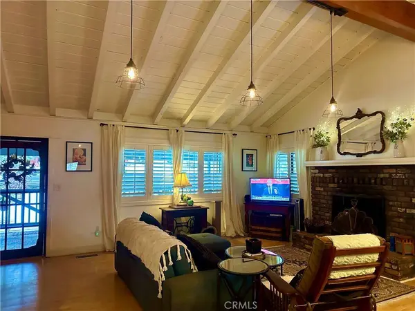 5726 Lodgepole DR, Wrightwood, CA 92397