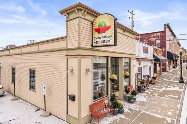 Baraboo, WI 53913-2120,618 Oak St