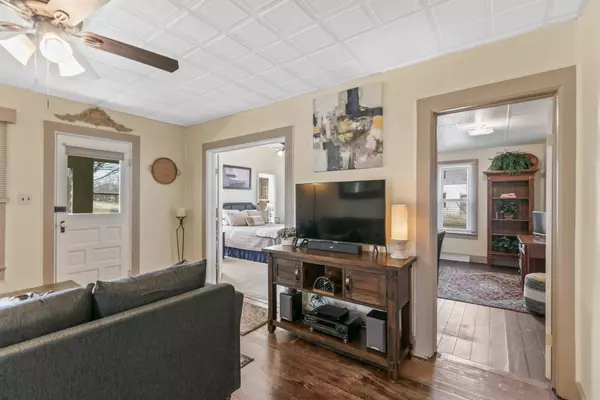 108 W Chestnut Street, Pardeeville, WI 53954