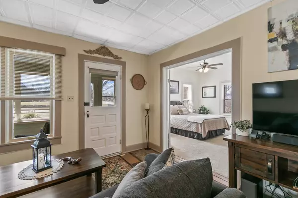 108 W Chestnut Street, Pardeeville, WI 53954